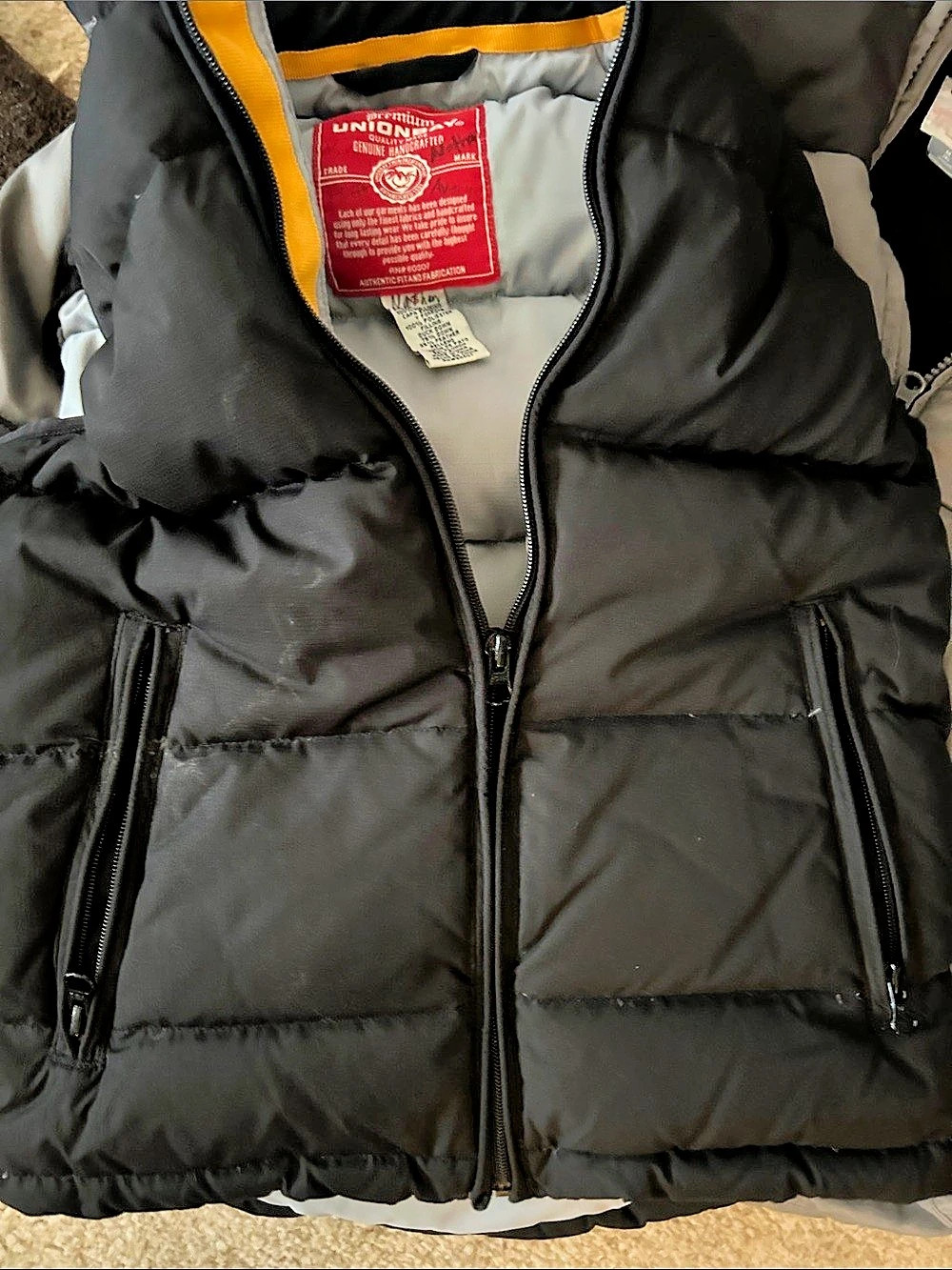 Old Navy Men's Black & Gray Puffer Jacket